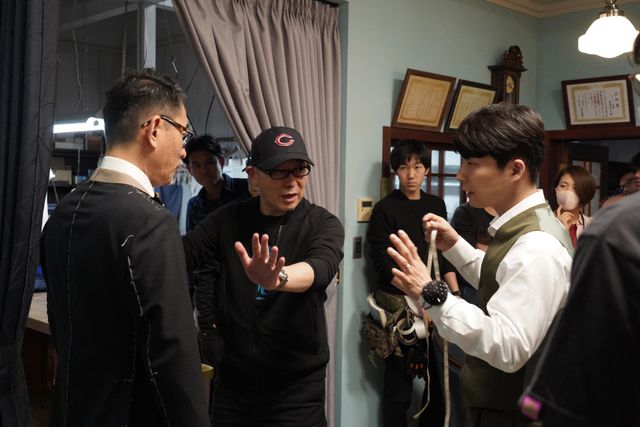 小栗旬＆星野源『罪の声』撮影現場の様子＜メイキング写真8枚＞（5枚目）