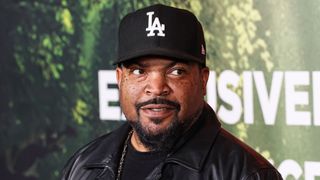 最低映画を決めるラジー賞『ウォー・オブ・ザ・ワールド』最多5冠　『白雪姫』7人のこびとに最低助演男優賞