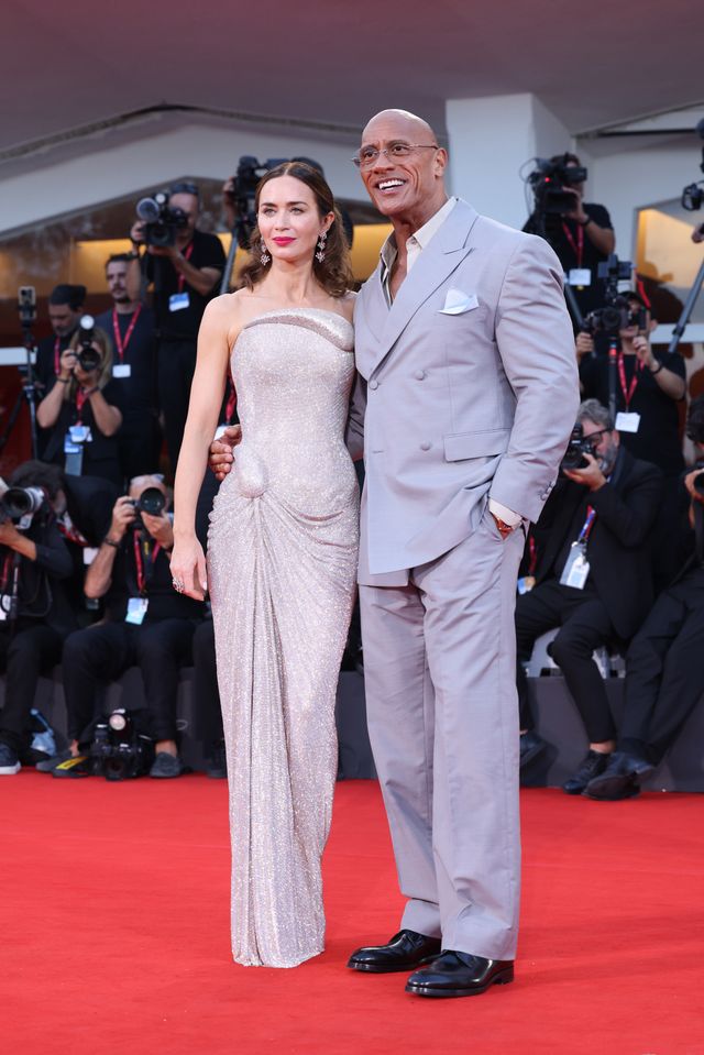第82回ベネチア国際映画祭でのドウェイン・ジョンソン＆エミリー・ブラント（2枚目）