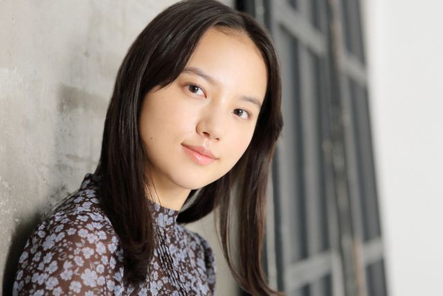 清原果耶『宇宙でいちばんあかるい屋根』インタビューカット集（7枚目）