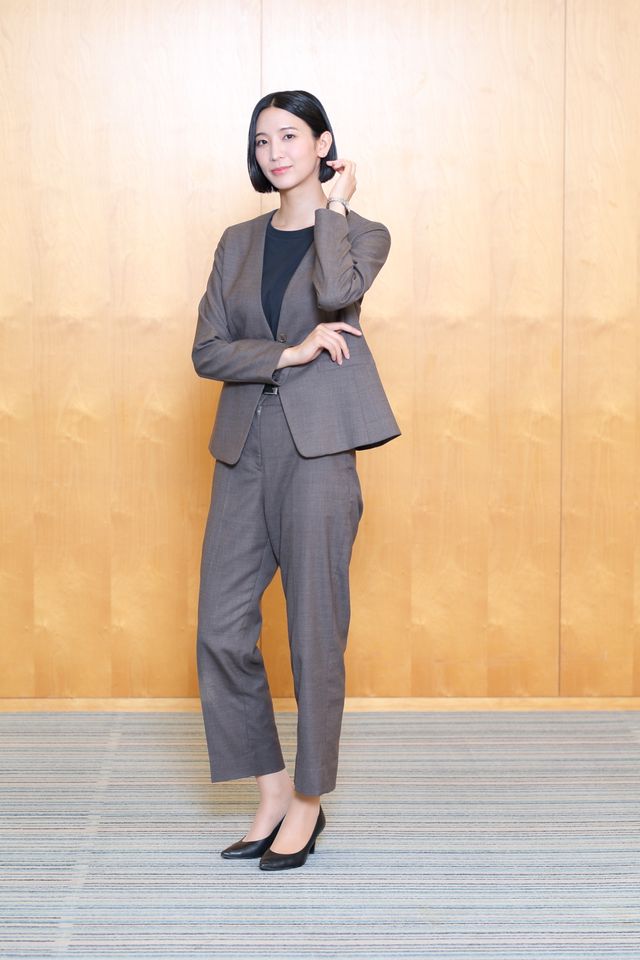 「仮面ライダーゼッツ」小貫莉奈、「ギーツ」アスリートキャラからクールな刑事に“変身”！撮り下ろしカット（2枚目）