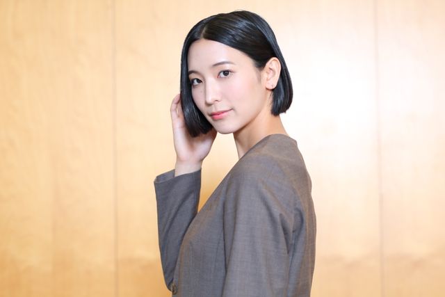 「仮面ライダーゼッツ」小貫莉奈、「ギーツ」アスリートキャラからクールな刑事に“変身”！撮り下ろしカット（6枚目）