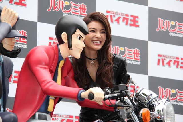 秋元才加、恋愛解禁で恋に意欲！ AKB48卒業後初イベントで理想の男性像&キス顔を披露　画像ギャラリー（4枚目）