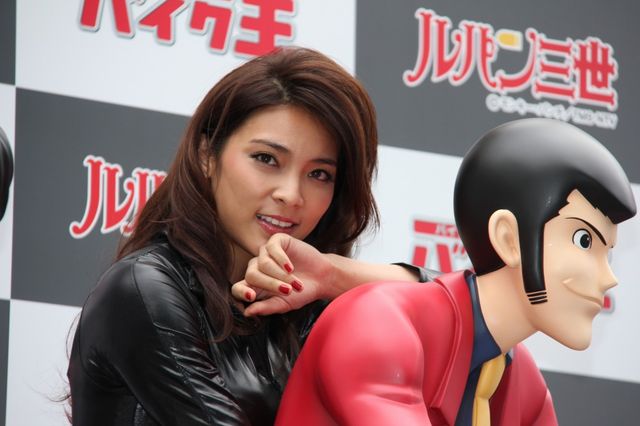 秋元才加、恋愛解禁で恋に意欲！ AKB48卒業後初イベントで理想の男性像&キス顔を披露　画像ギャラリー（8枚目）