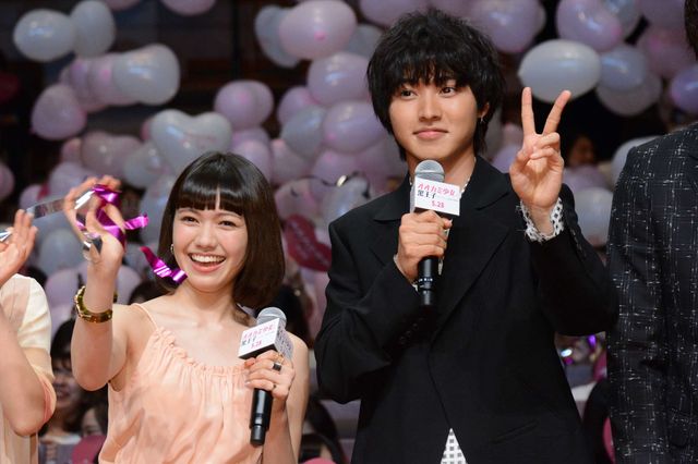 山崎賢人＆二階堂ふみ、見つめ合う…『オオカミ少女と黒王子』ジャパンプレミア写真ギャラリー！（2枚目）