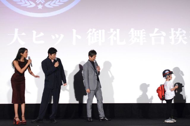 鈴木亮平、江口洋介、菜々緒の神ファンサ！『劇場版TOKYO MER～走る緊急救命室～南海ミッション』舞台あいさつ（3枚目）