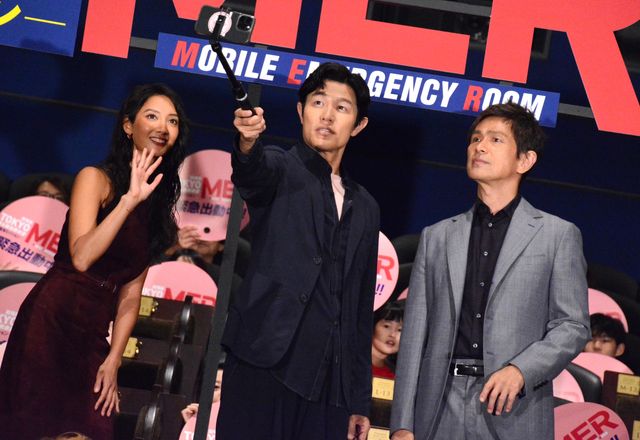 鈴木亮平、江口洋介、菜々緒の神ファンサ！『劇場版TOKYO MER～走る緊急救命室～南海ミッション』舞台あいさつ（23枚目）