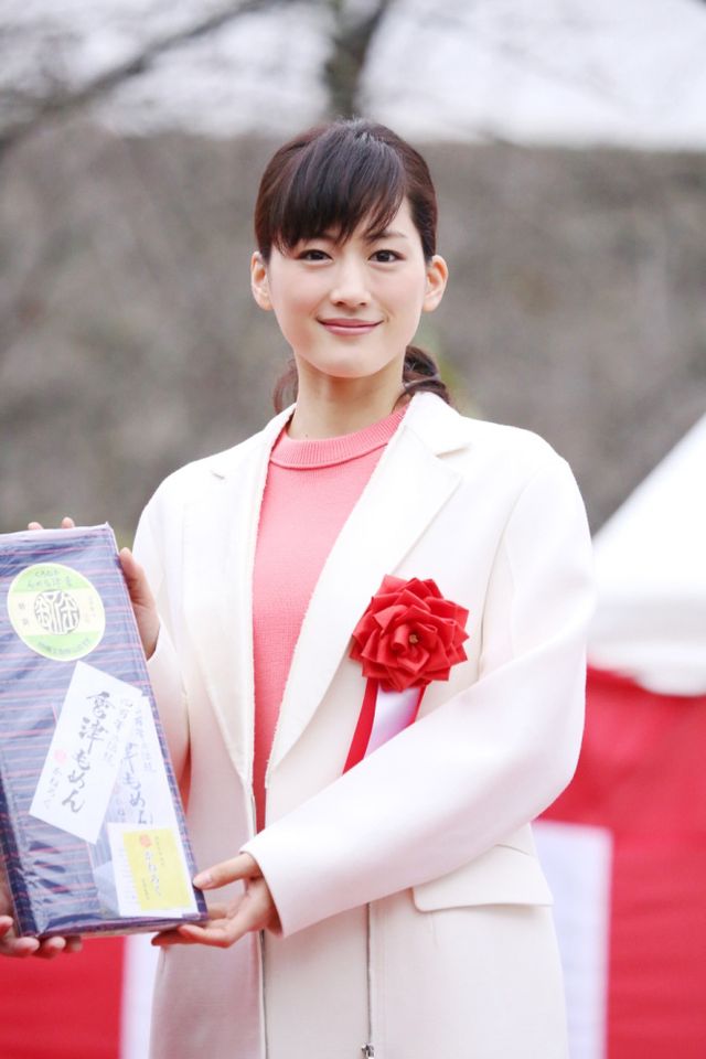 綾瀬はるか、八重桜「はるか」植樹セレモニーに出席！フォトギャラリー（8枚目）