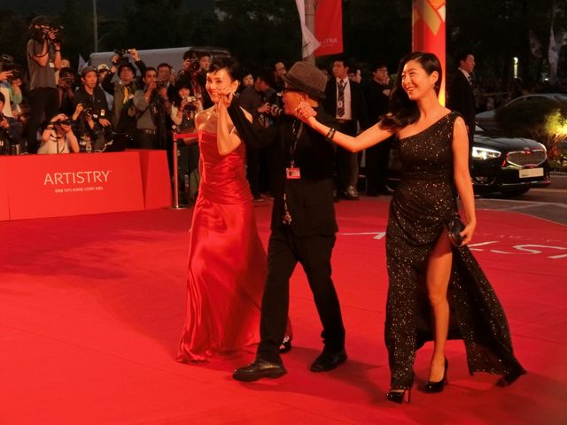 今年はドレスが地味に!?釜山国際映画祭レッドカーペットフォトギャラリー（3枚目）