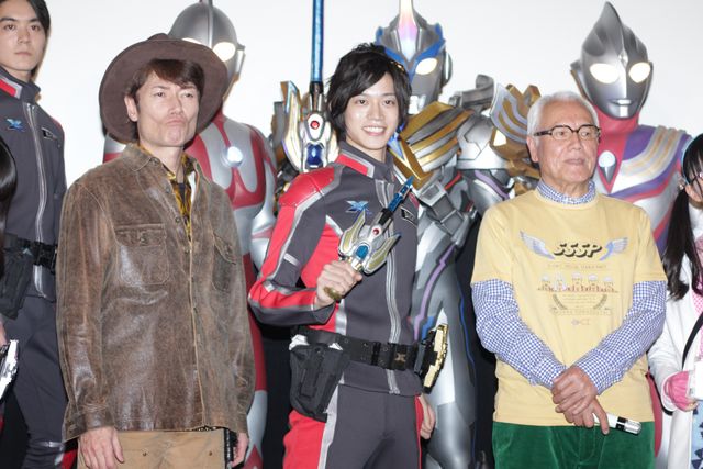 新旧キャストそろって決めポーズ！『劇場版　ウルトラマンX きたぞ！われらのウルトラマン』イベントフォトギャラリー（9枚目）