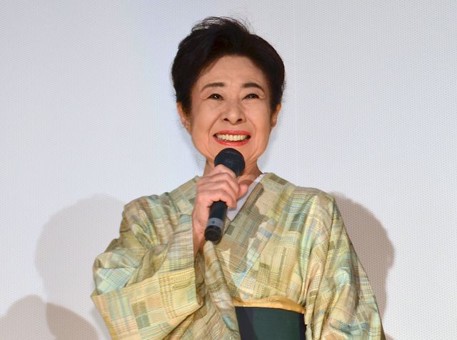 本田望結、赤いポストに「天国へ届けたい手紙」を投函『ポプラの秋』初日舞台あいさつフォトギャラリー（6枚目）