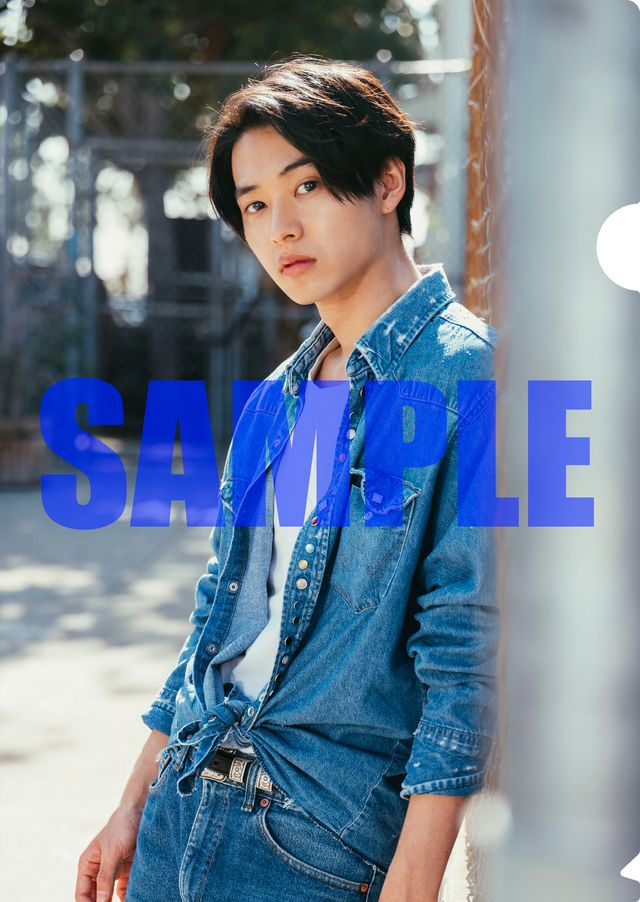 山崎賢人、自身初のオリジナルグッズが発売！写真集「KENTO YAMAZAKI」パネル展（6枚目）