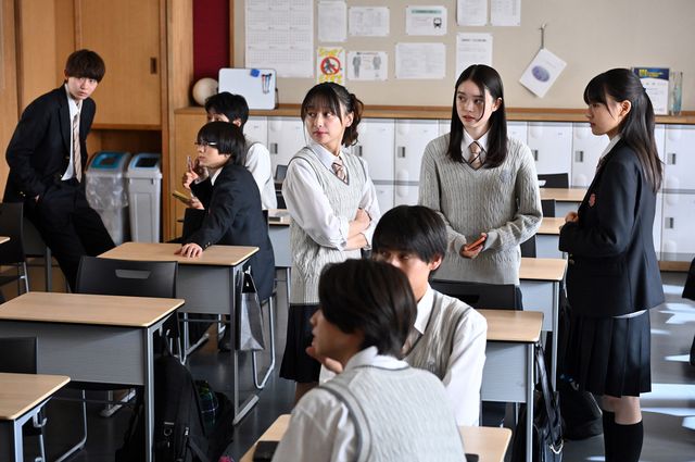 「御上先生」退学処分の椎葉、3年2組が思いもよらぬ行動に…第7話場面写真（10枚目）