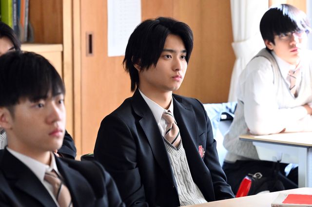 「御上先生」退学処分の椎葉、3年2組が思いもよらぬ行動に…第7話場面写真（27枚目）