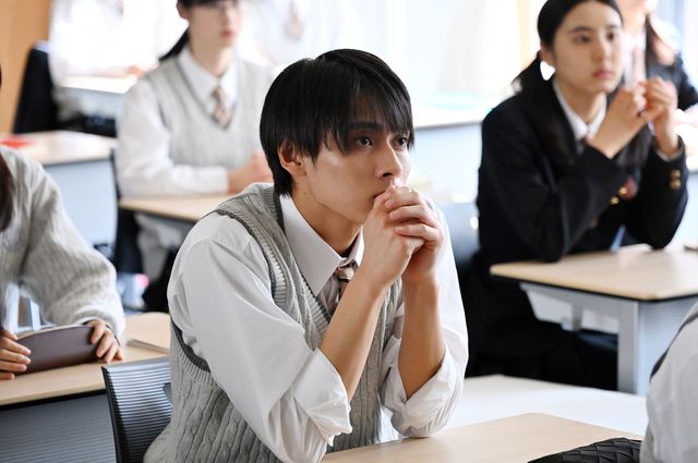 「御上先生」退学処分の椎葉、3年2組が思いもよらぬ行動に…第7話場面写真（29枚目）