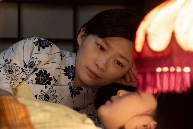 優未（竹澤咲子）を見つめる寅子（伊藤沙莉）…「虎に翼」第68回の場面写真：フォトギャラリー