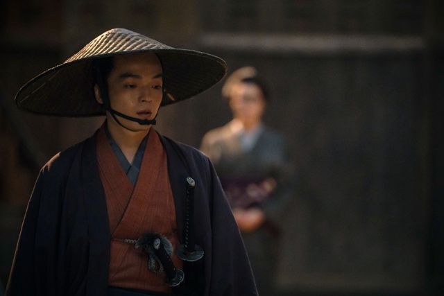 豆腐の角に頭をぶつけて…恋川春町（岡山天音）の壮絶な最期「べらぼう」第36回場面写真：フォトギャラリー