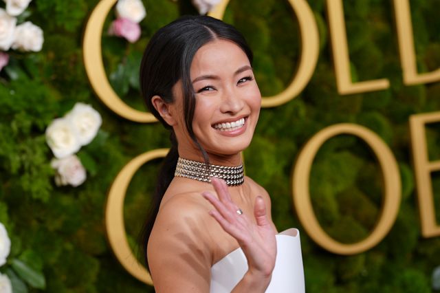 「SHOGUN 将軍」浅野忠信、妻・中田クルミとレッドカーペット登場！【第82回ゴールデン・グローブ賞】（3枚目）