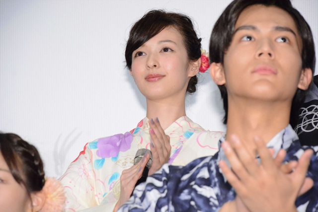 笑いが止まらない広瀬アリス、どうした!?　豪華キャスト勢ぞろいの浴衣姿！（20枚目）