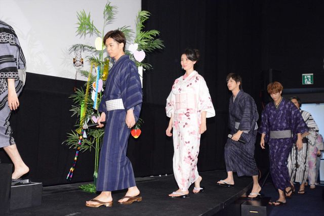 笑いが止まらない広瀬アリス、どうした!?　豪華キャスト勢ぞろいの浴衣姿！（23枚目）