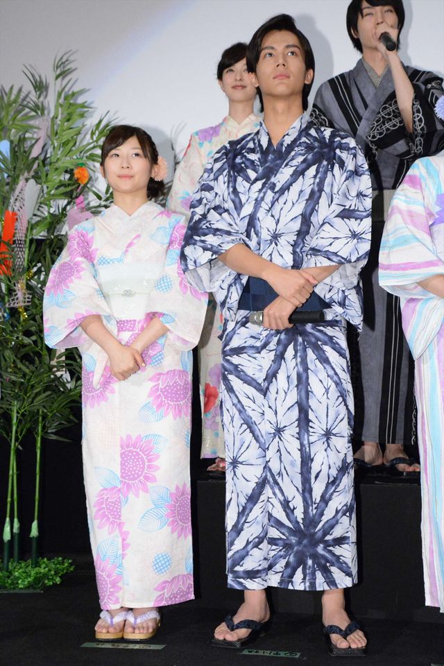 笑いが止まらない広瀬アリス、どうした!?　豪華キャスト勢ぞろいの浴衣姿！（25枚目）