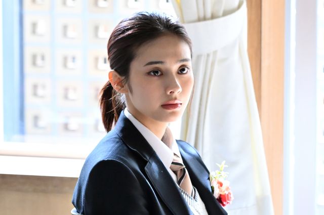 小栗天音（おぐり・あまね）役の安斉星来