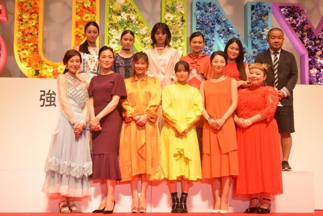 篠原涼子、広瀬すずら豪華キャスト集結！『SUNNY 強い気持ち・強い愛』完成披露舞台あいさつ（30枚目）