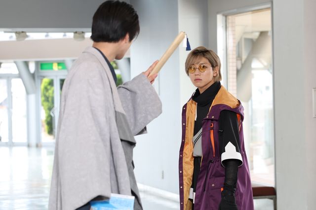 泣きたい刹那、大量の玉ねぎを切る！「超宇宙刑事ギャバン インフィニティ」第12話場面写真（2枚目）