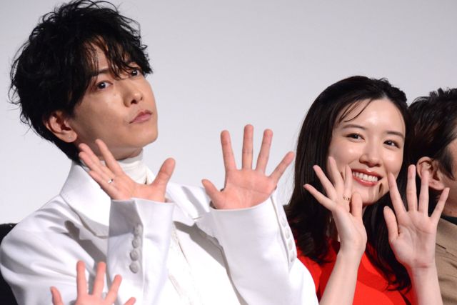 永野芽郁＆芦田愛菜キュートな衣装で登場！『はたらく細胞』メガヒット！記念舞台あいさつ（3枚目）