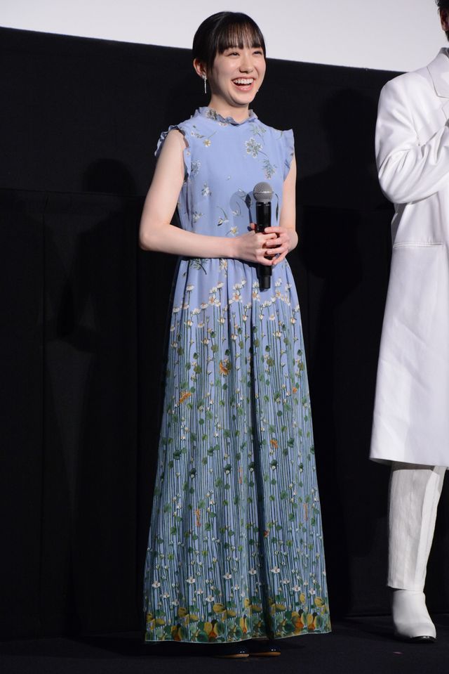 永野芽郁＆芦田愛菜キュートな衣装で登場！『はたらく細胞』メガヒット！記念舞台あいさつ（12枚目）