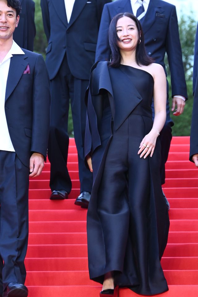 妻夫木聡が自撮り！広瀬すず、窪田正孝、永山瑛太らと『宝島』レッドカーペット登壇（9枚目）