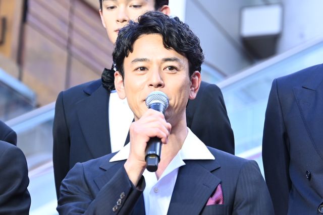 妻夫木聡が自撮り！広瀬すず、窪田正孝、永山瑛太らと『宝島』レッドカーペット登壇（14枚目）