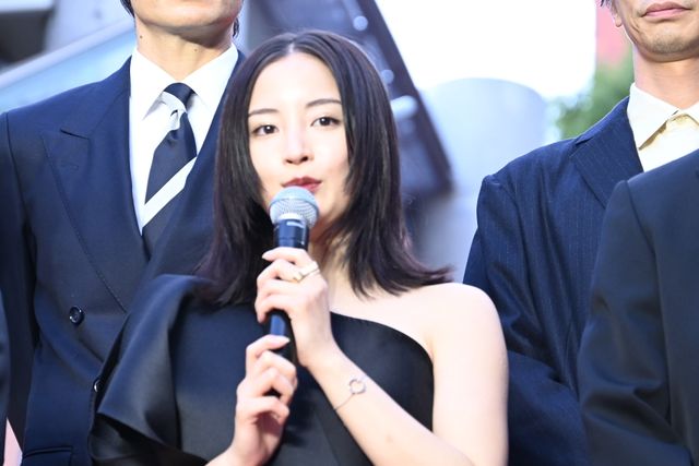 妻夫木聡が自撮り！広瀬すず、窪田正孝、永山瑛太らと『宝島』レッドカーペット登壇（19枚目）