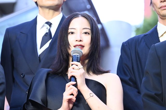 妻夫木聡が自撮り！広瀬すず、窪田正孝、永山瑛太らと『宝島』レッドカーペット登壇（20枚目）