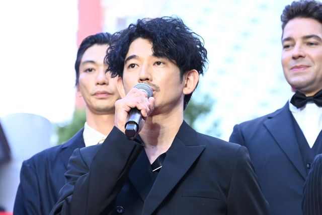 妻夫木聡が自撮り！広瀬すず、窪田正孝、永山瑛太らと『宝島』レッドカーペット登壇（26枚目）