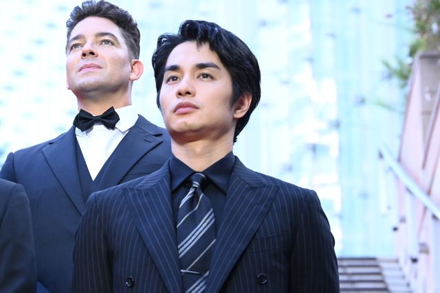 妻夫木聡が自撮り！広瀬すず、窪田正孝、永山瑛太らと『宝島』レッドカーペット登壇（30枚目）