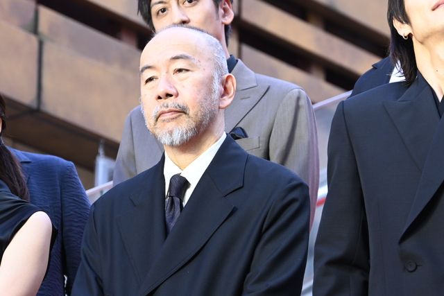 妻夫木聡が自撮り！広瀬すず、窪田正孝、永山瑛太らと『宝島』レッドカーペット登壇（33枚目）