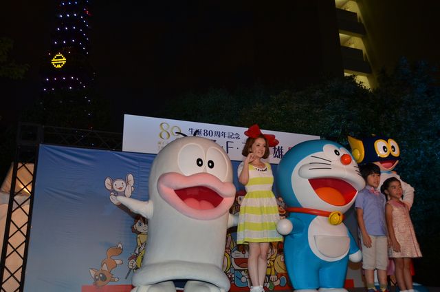 東京タワーが「ドラえもん」カラーに！フォトギャラリー（13枚目）