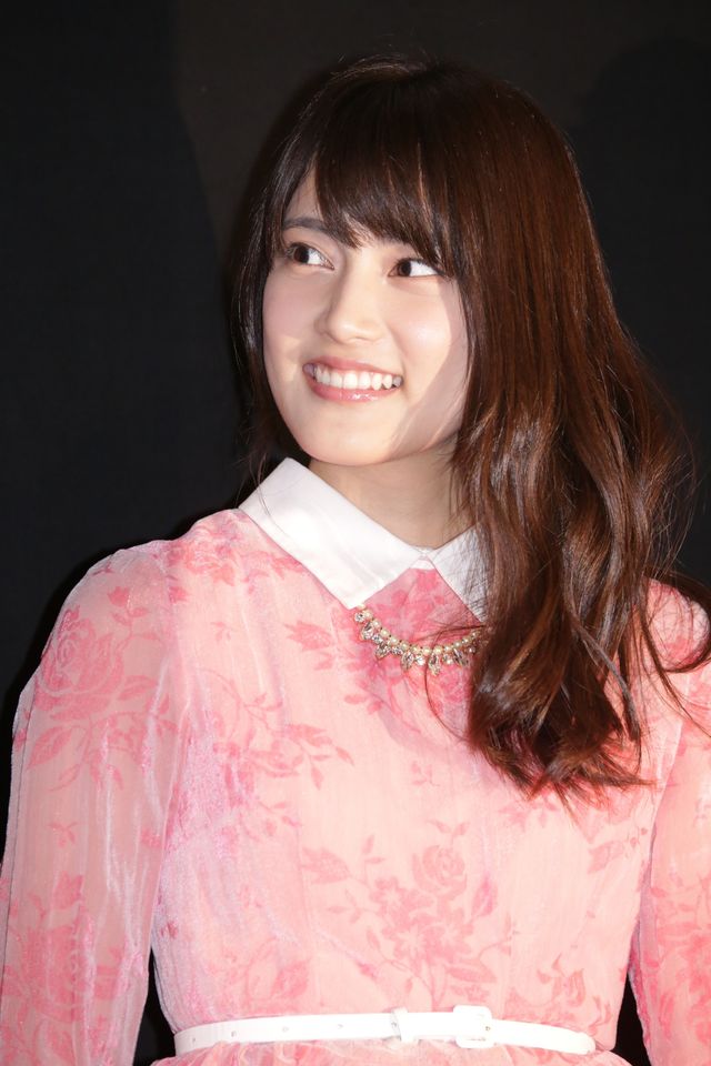 入山杏奈、ギブスはそのままも、初主演映画の舞台あいさつで元気な姿　画像ギャラリー（7枚目）