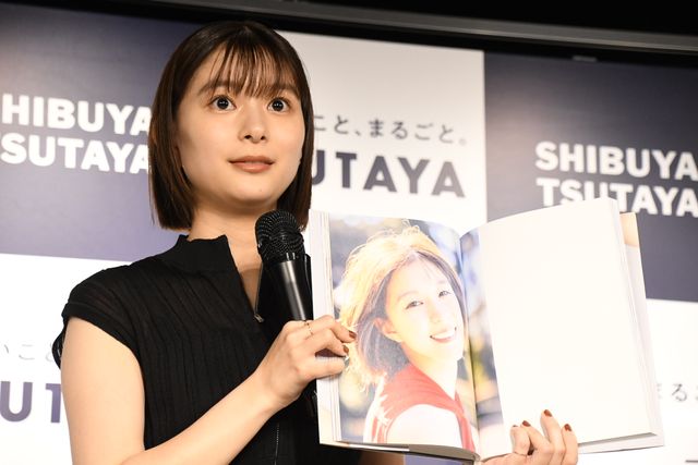 芳根京子、デビュー10周年写真集は「120点です」（21枚目）