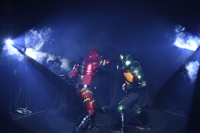 「仮面ライダーアマゾンズ」谷口賢志が生卵食いも生披露！フォトギャラリー（9枚目）