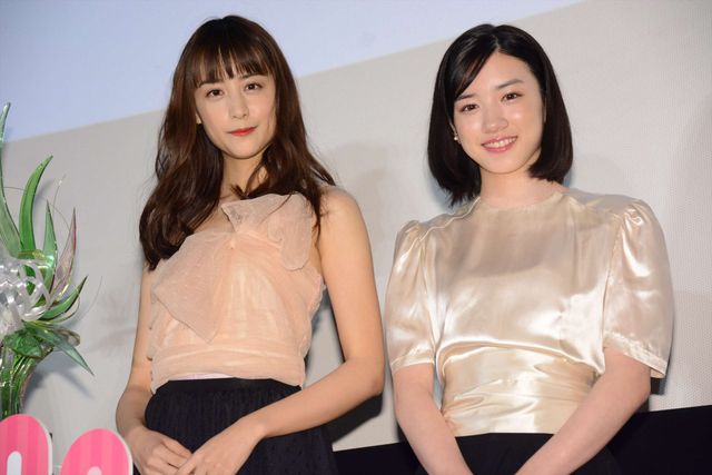 伊野尾慧、山本美月に超豪華ケーキをプレゼント！『ピーチガール』初日舞台あいさつ（9枚目）
