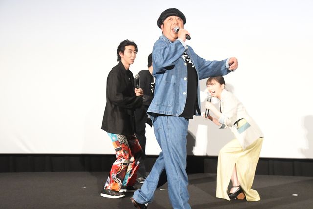 中村倫也、伊藤沙莉、日村勇紀、柄本時生が笑顔で登壇！映画『宇宙人のあいつ』公開記念舞台あいさつ（18枚目）