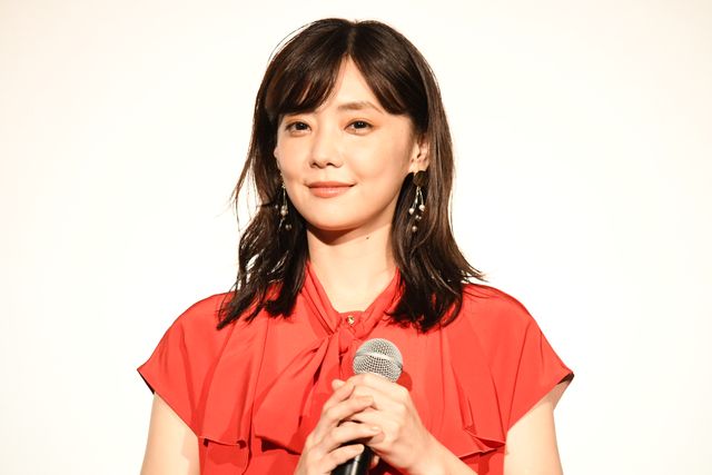 倉科カナ、市原隼人と“あいあい傘”　映画PRイベントで（11枚目）