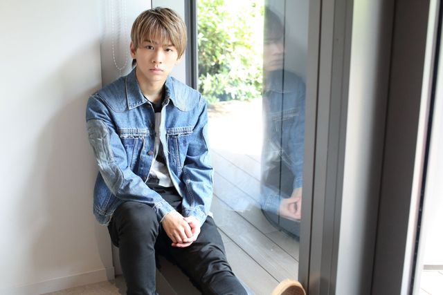 溢れる魅力…！映画『星空のむこうの国』佐藤友祐インタビューカット（4枚目）