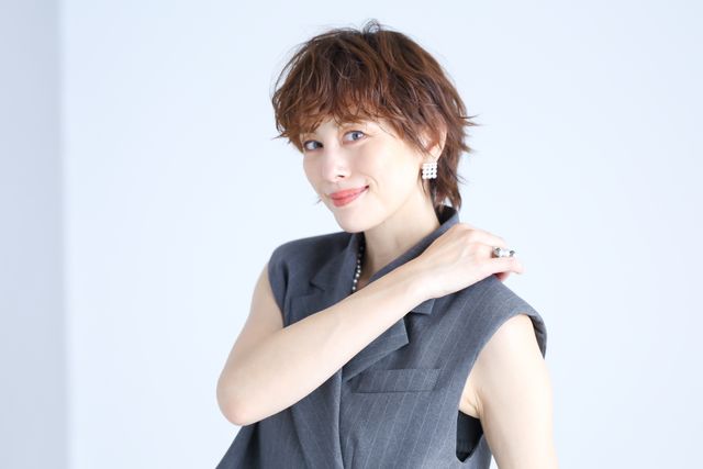 米倉涼子、圧巻の美…！『劇場版ドクターX』インタビュー撮り下ろしカット（2枚目）