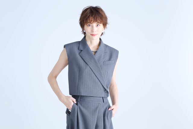 米倉涼子、圧巻の美…！『劇場版ドクターX』インタビュー撮り下ろしカット（8枚目）