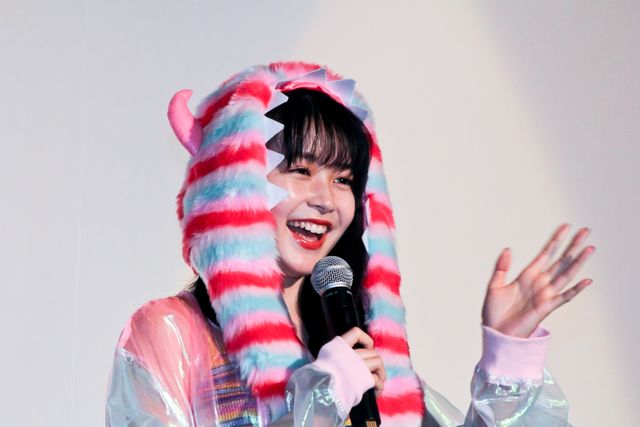 吉田凜音＆久間田琳加、仲良し双子コーデが可愛すぎ！『ヌヌ子の聖★戦』の初日舞台あいさつ（4枚目）