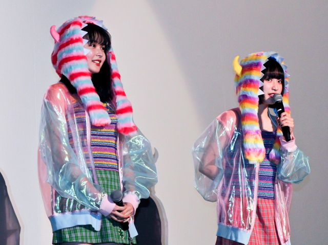 吉田凜音＆久間田琳加、仲良し双子コーデが可愛すぎ！『ヌヌ子の聖★戦』の初日舞台あいさつ（13枚目）