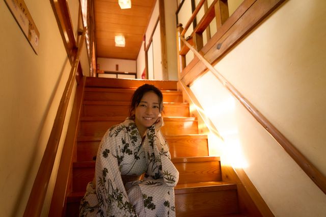 長尾謙杜がカメラ目線！『岸辺露伴　ルーヴルへ行く』メイキング＆オフショット15点（4枚目）